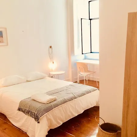 Affittacamere Outsite Coliving - Cais Do Sodre Lisbona
